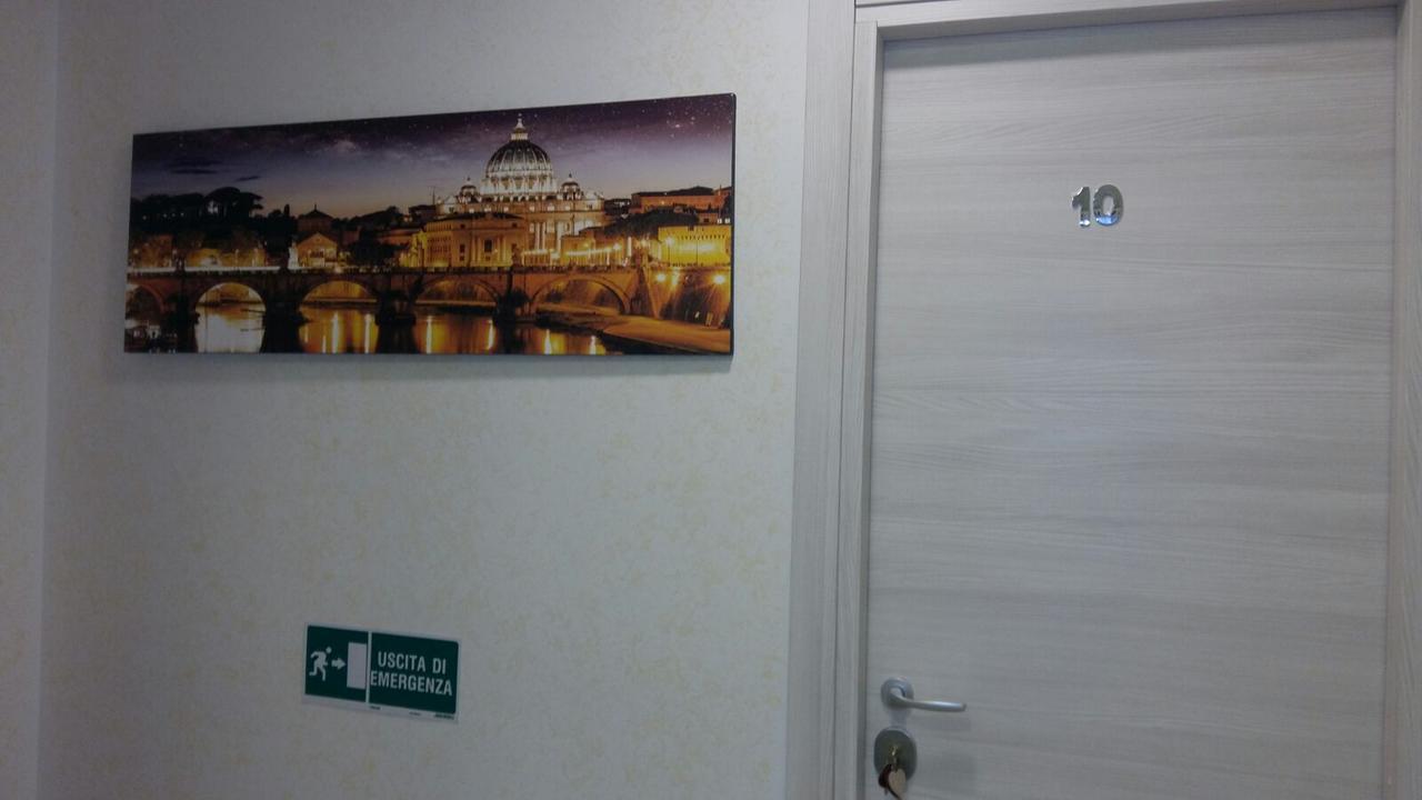 Domus Italiana Hotel Roma Exterior foto