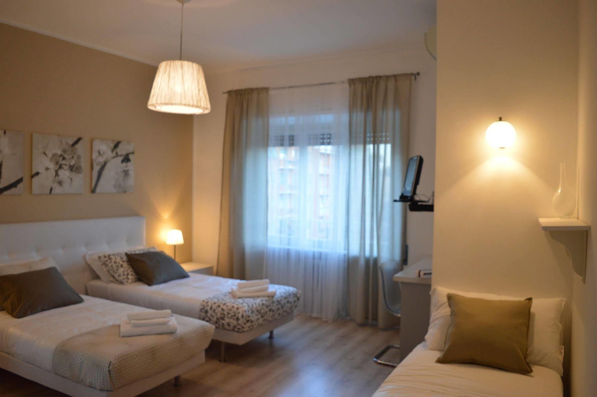 Domus Italiana Hotel Roma Exterior foto