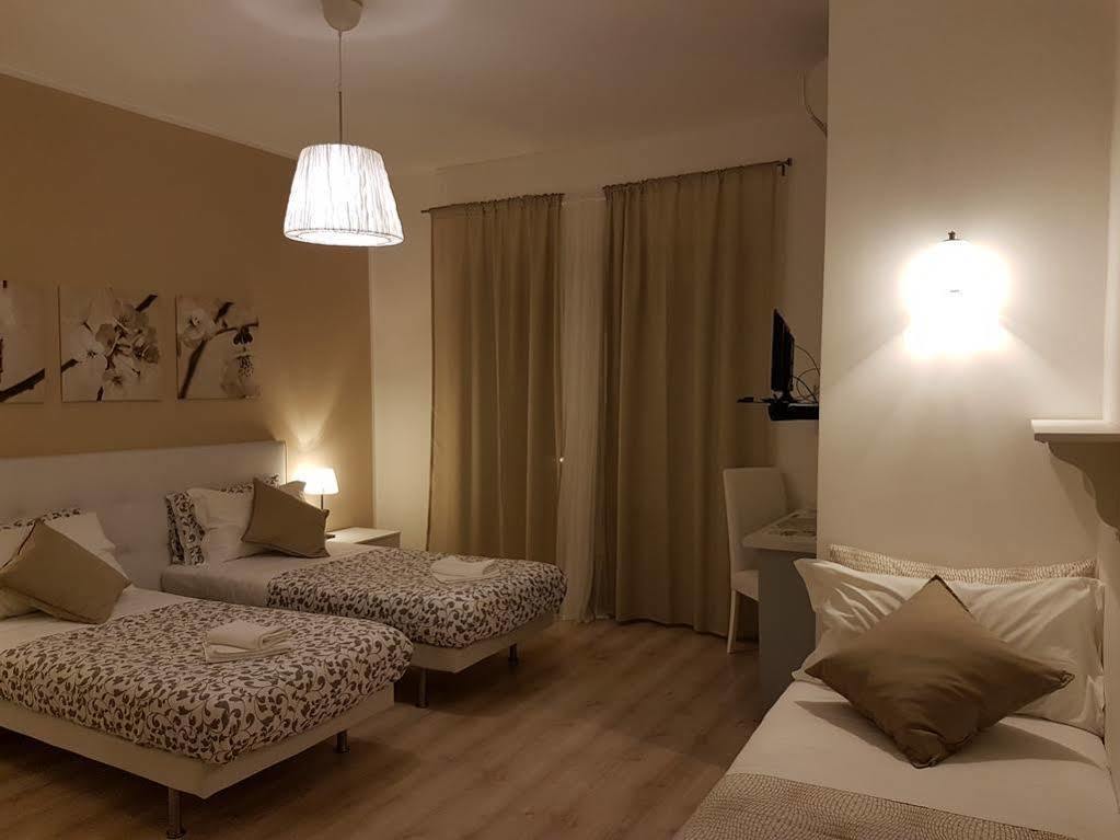 Domus Italiana Hotel Roma Exterior foto